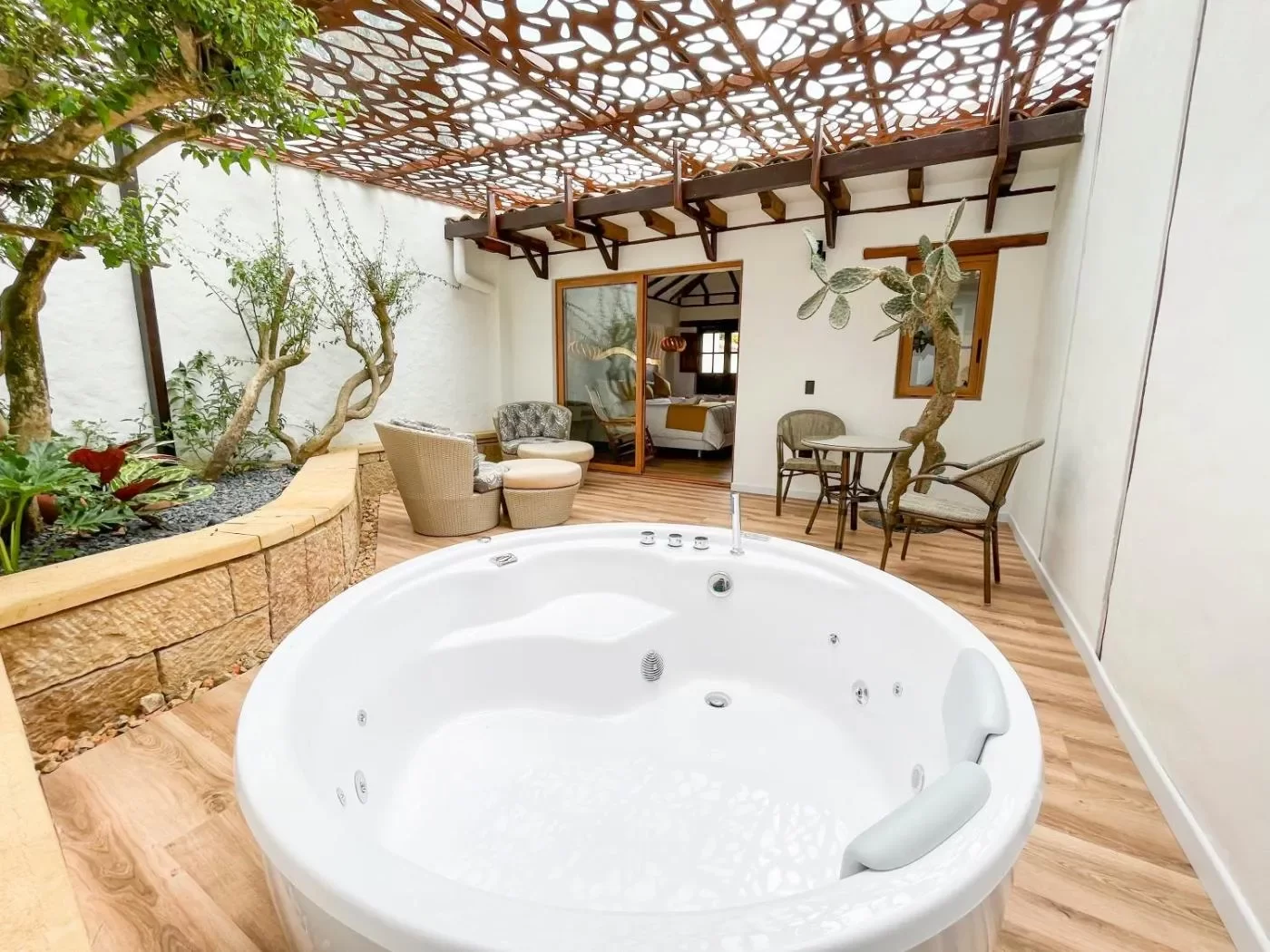 Suite con jacuzzi en la terraza Hotel Boutique El Carmel Villa de Leyva